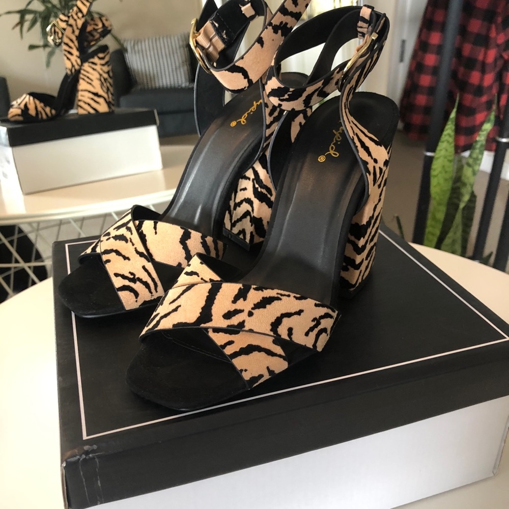 New tiger print Sandal